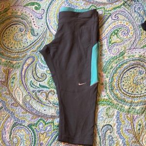 Nike Dri Fit Capri leggings
